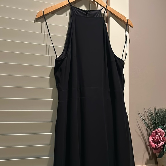 Long lined black sleeve less dinner dress zipper back up to mid back - Picture 3 of 5